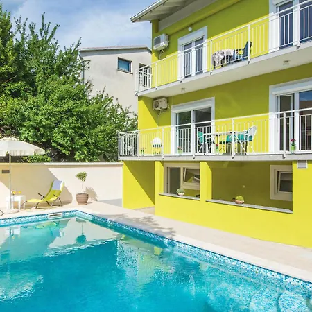 Semesterbostad 5 Bedroom Awesome In