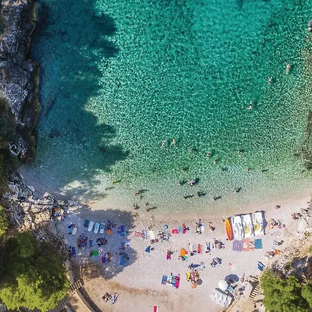 Semesterbostad 5 Bedroom Awesome In Pula
