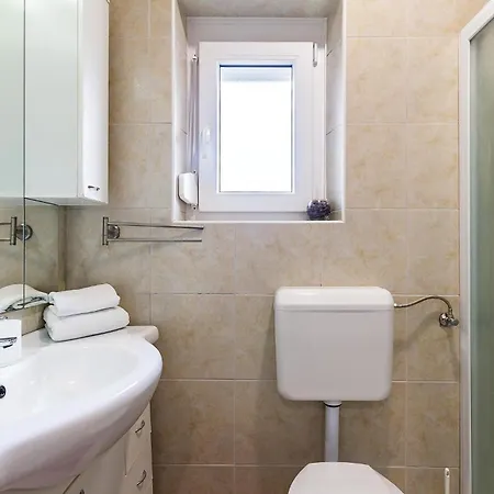 Ferienhaus 5 Bedroom Awesome In Pula