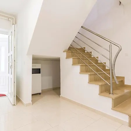 5 Bedroom Awesome In