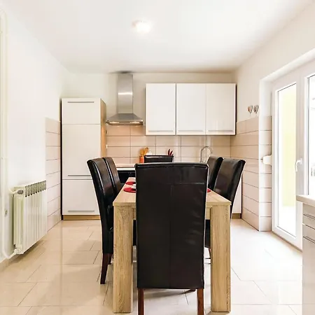 5 Bedroom Awesome In 펜션